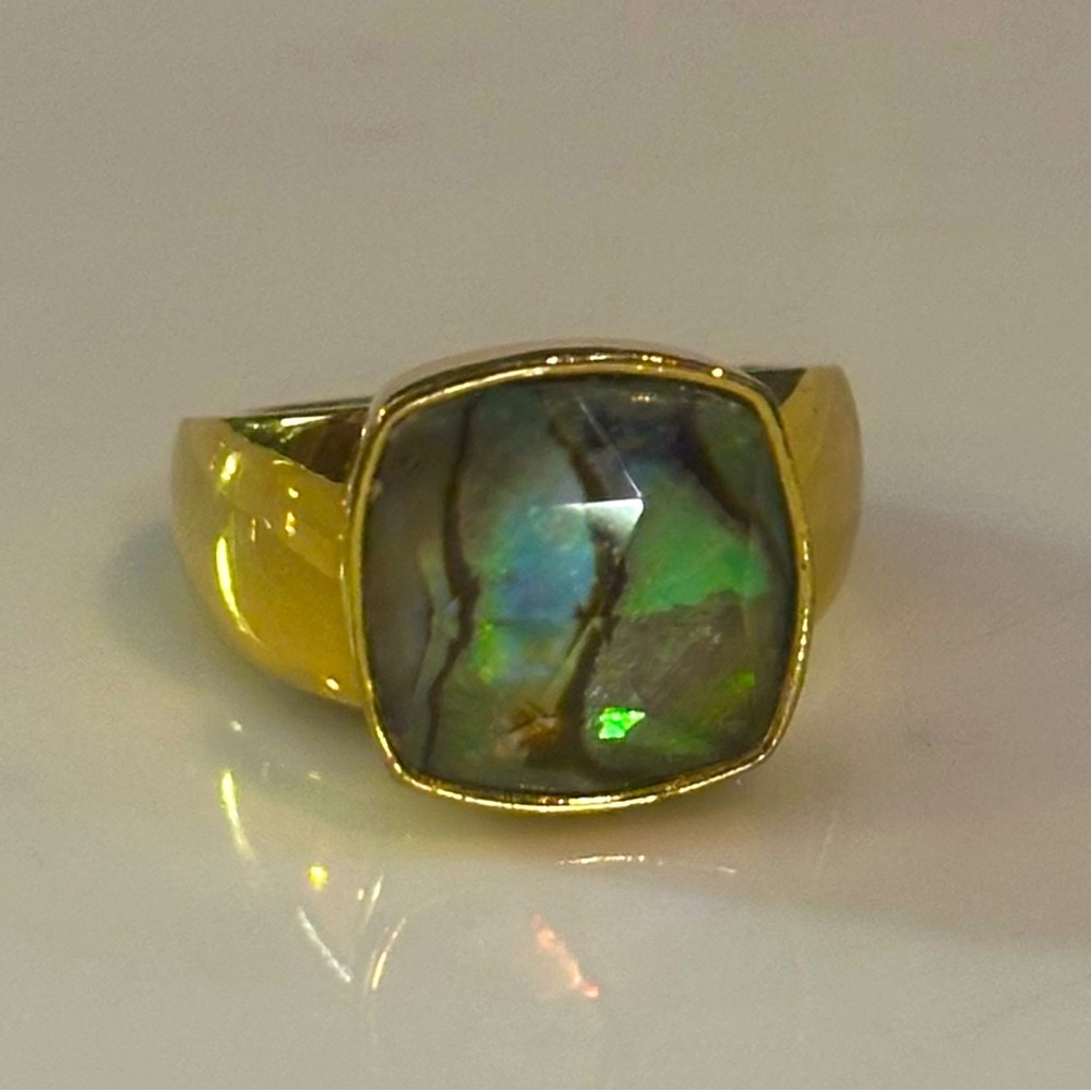 Kate Spade Gold tone Abalone Cocktail Ring size 7